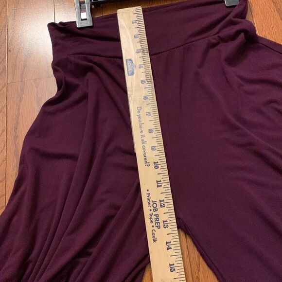 Topia Medium High/Low gauchos.  (High sides).  Plum color - Picture 5 of 8